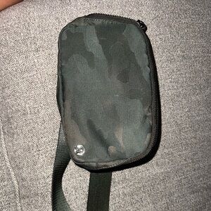 Camo lulu fanny pack